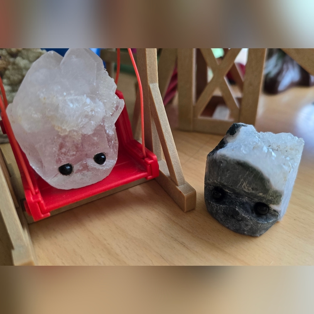 🫶 Pair of Crystal Pets 🔮 🪨 Quartz and Moss Agate 🤩